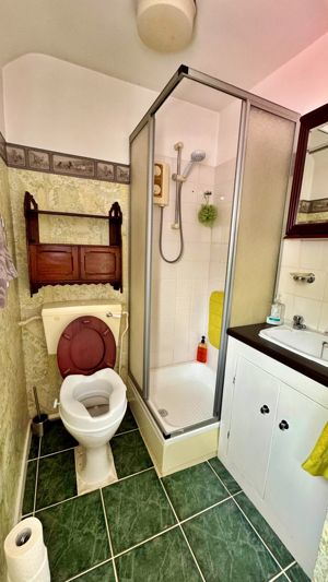 Photo 18- click for photo gallery